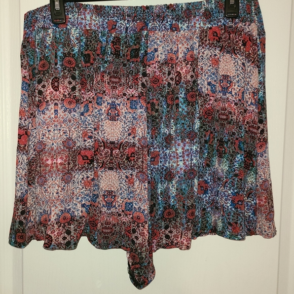 FINAL💰SALE💲- NWT Rust & Blue Crinkle Shorts - Picture 7 of 9